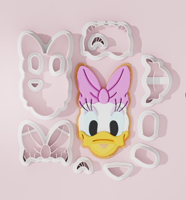 Daisy Duck cutter fondant