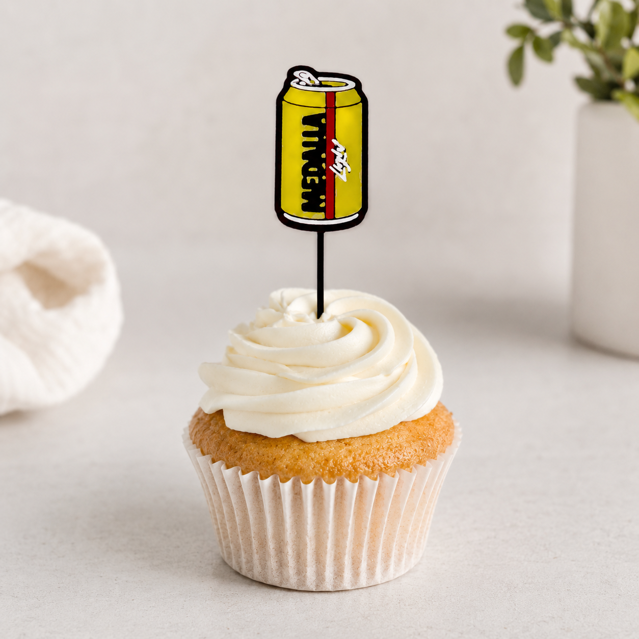 Medalla Light Cupcake Topper